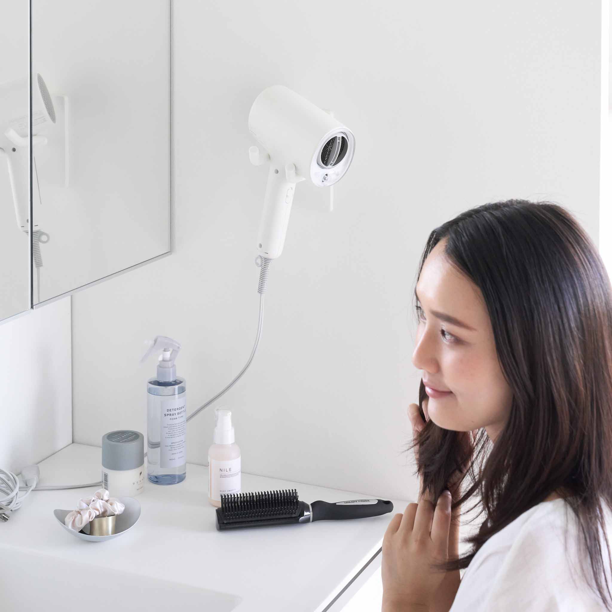 Adjustable Wall-Mounted Hair Dryer Holder - Image 3