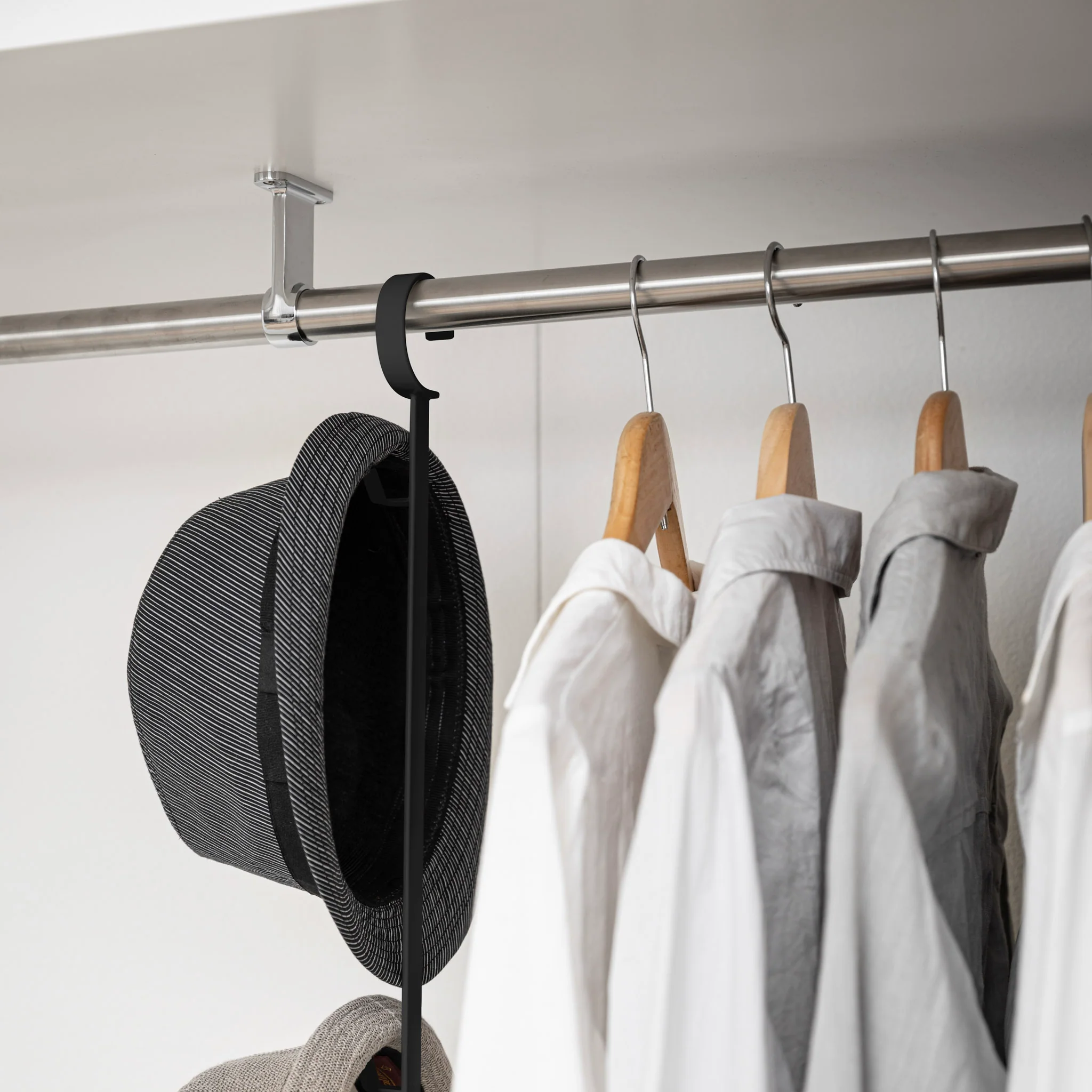 2-Tiered Extendable Closet Rack - Image 14