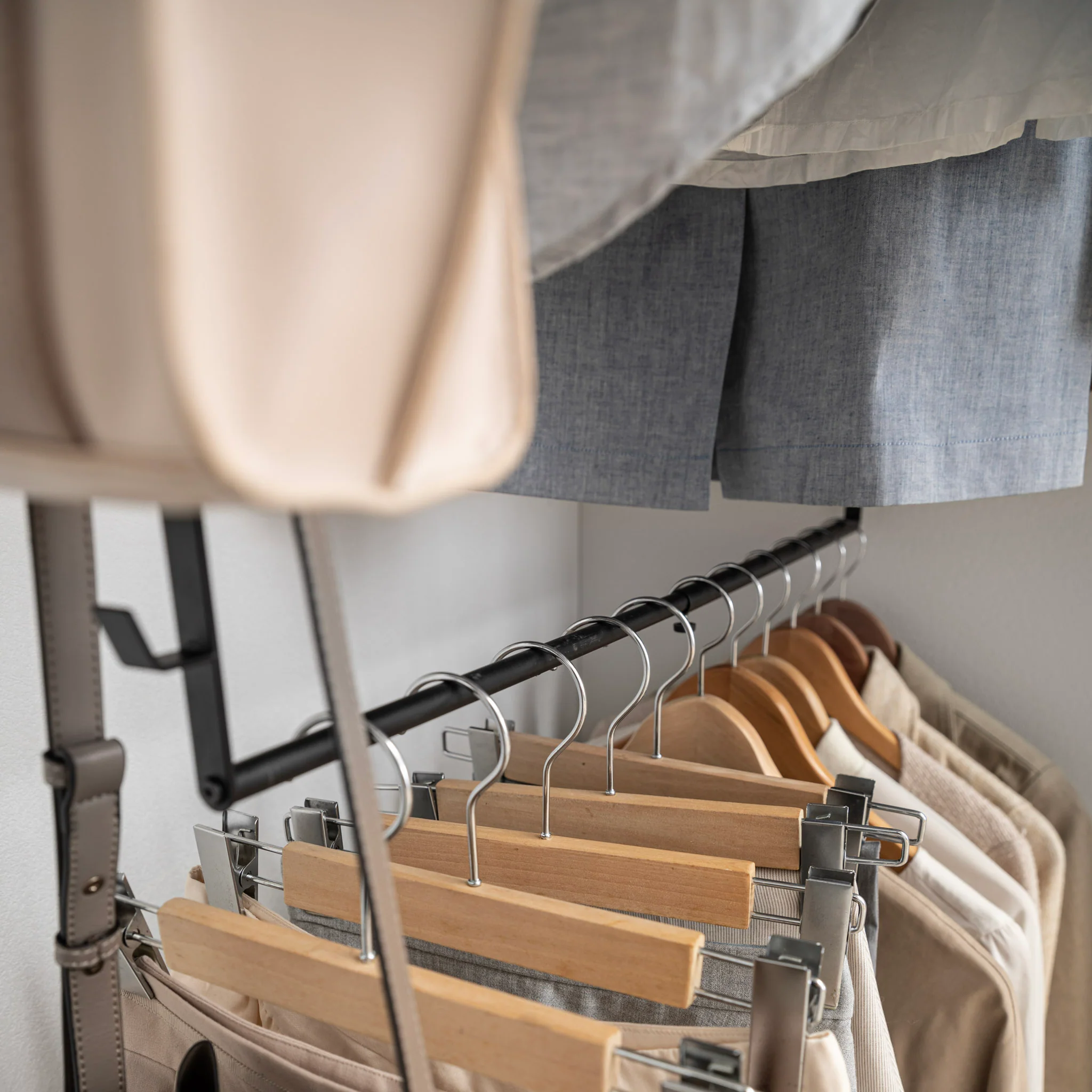 2-Tiered Extendable Closet Rack - Image 16