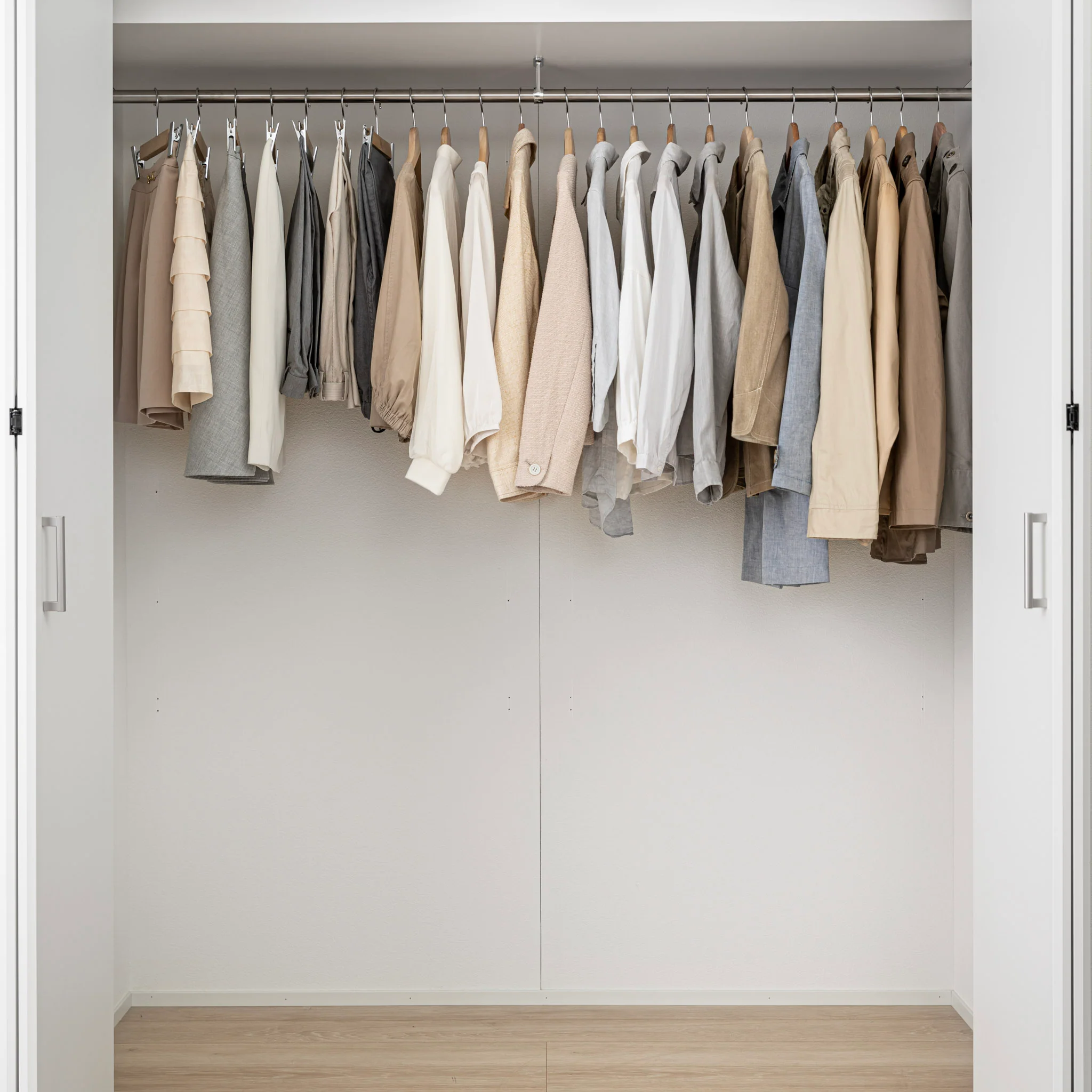 2-Tiered Extendable Closet Rack - Image 17
