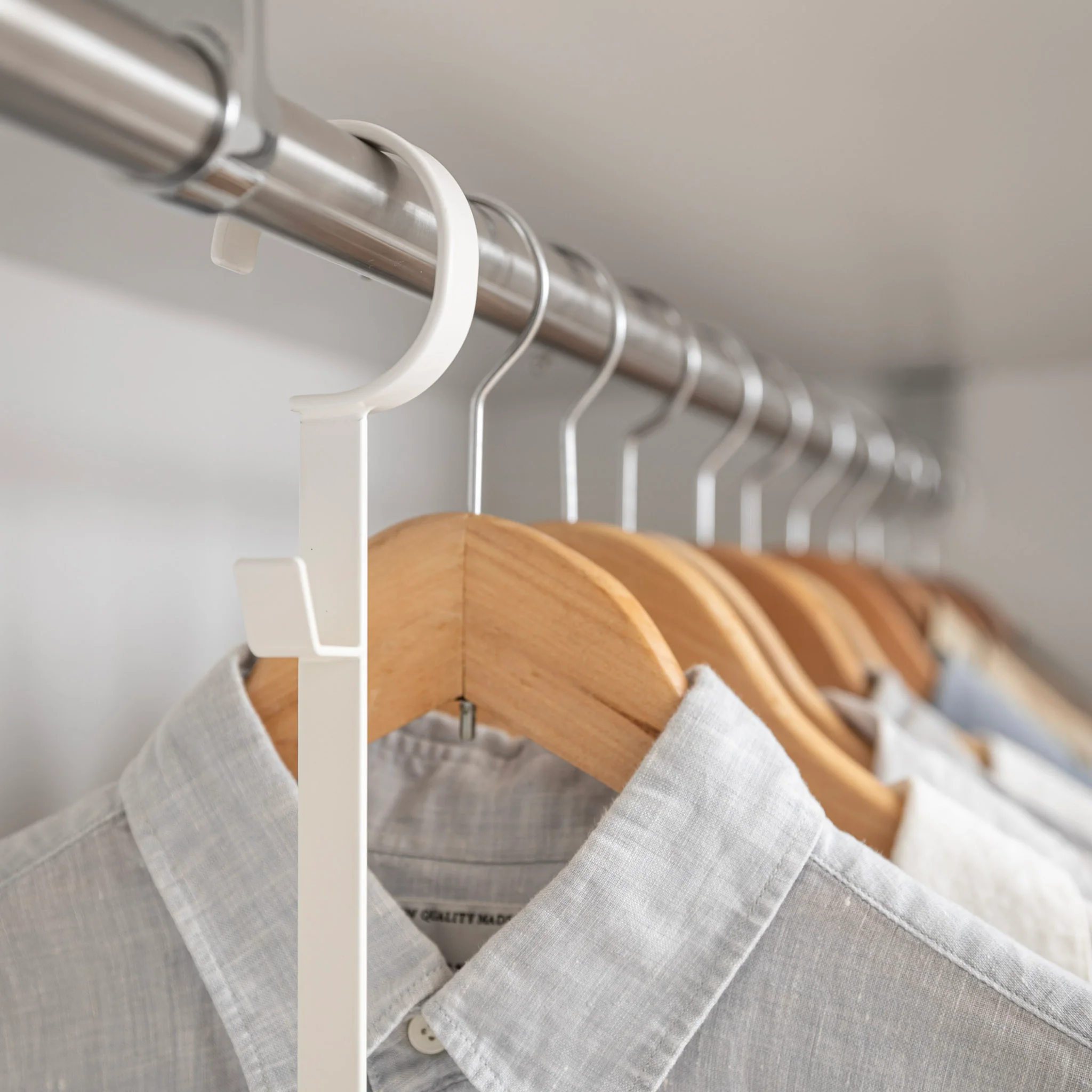 2-Tiered Extendable Closet Rack - Image 4