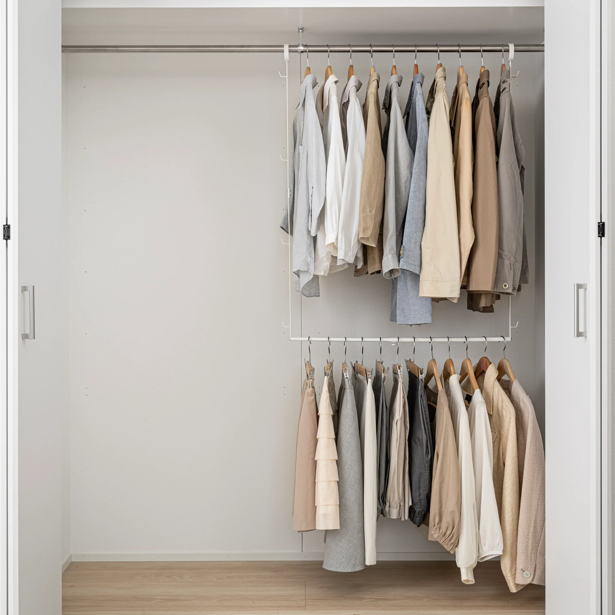2-Tiered Extendable Closet Rack - Image 9