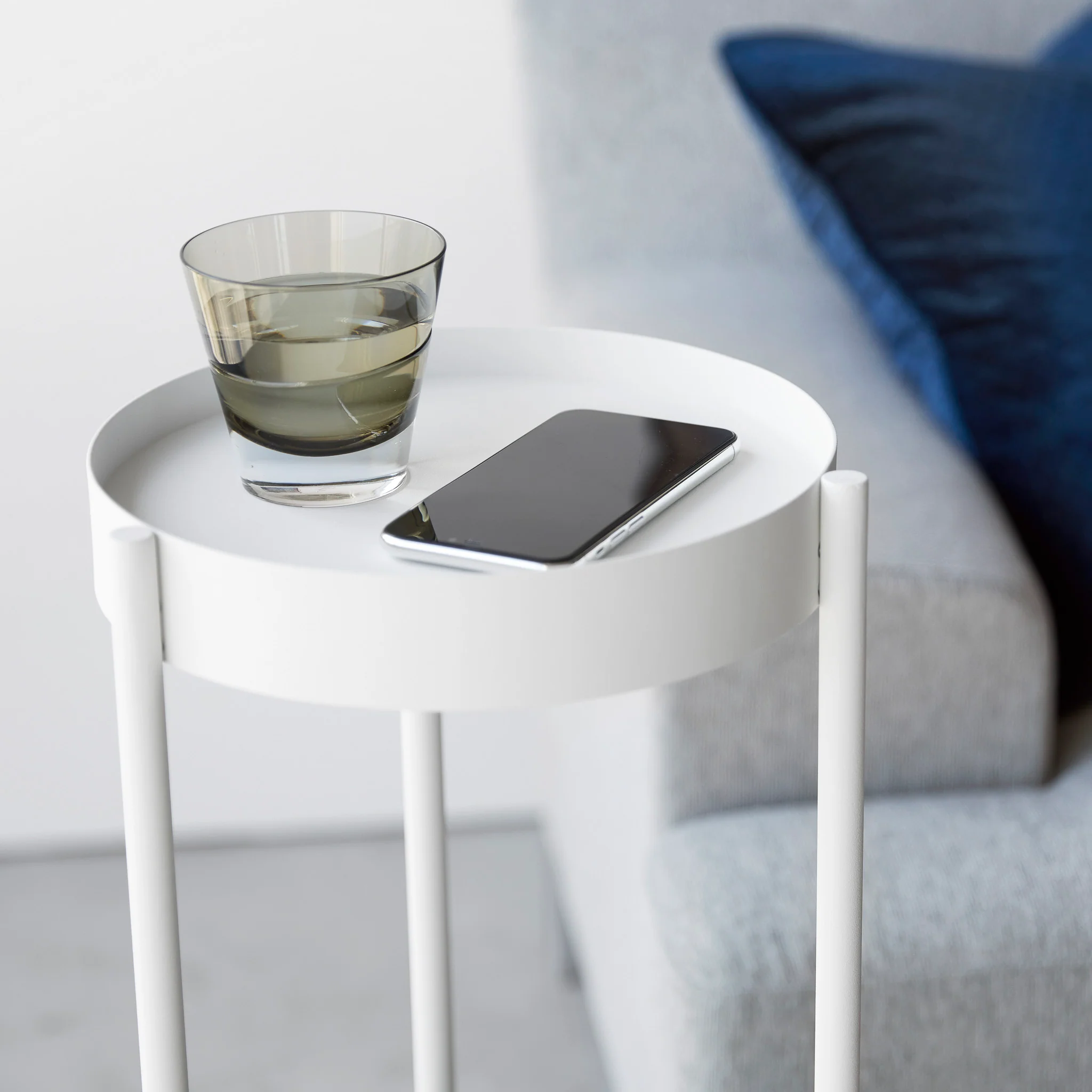 2-Tiered Plant Stand with Casters - Image 4