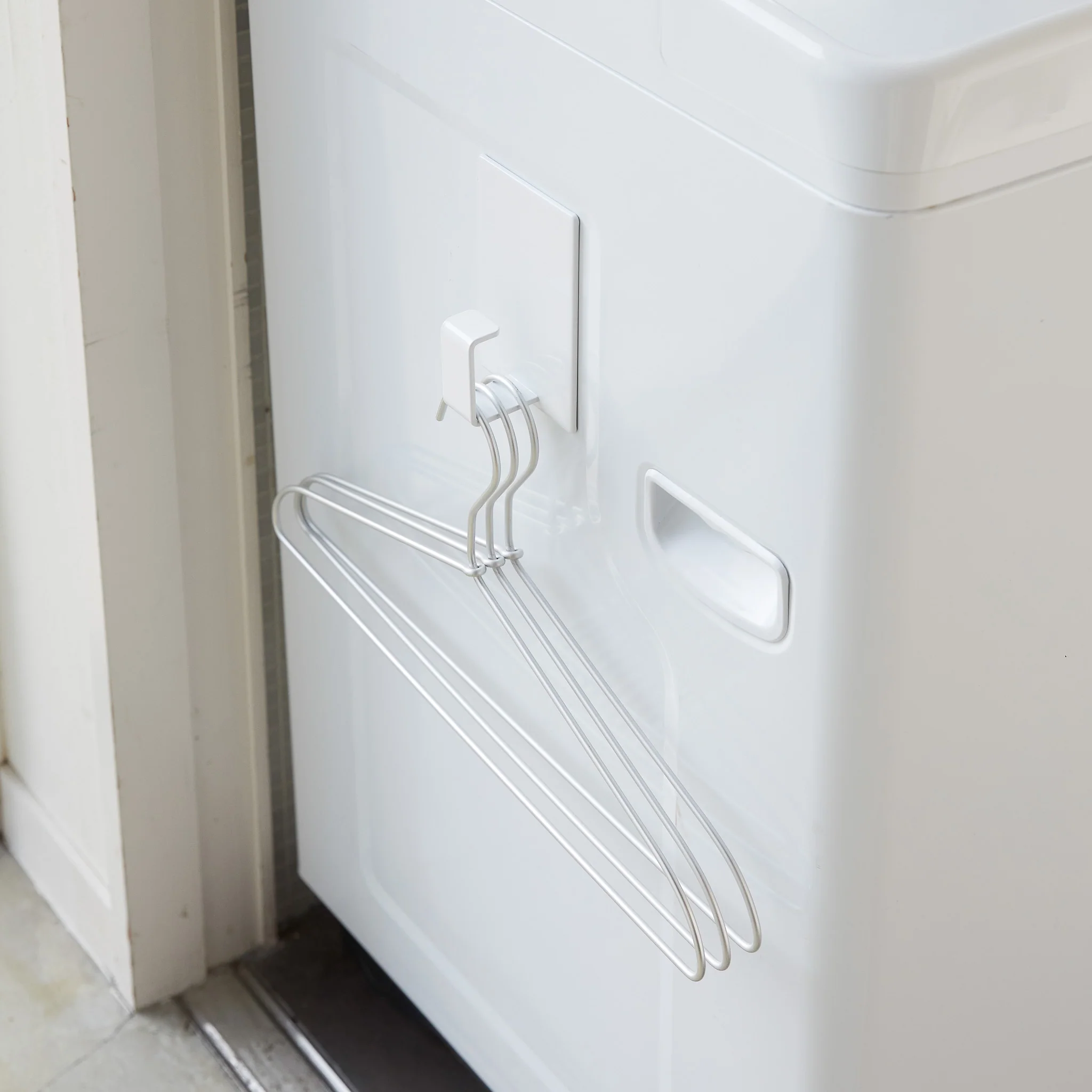 Magnetic Laundry Basket Hook - Image 4