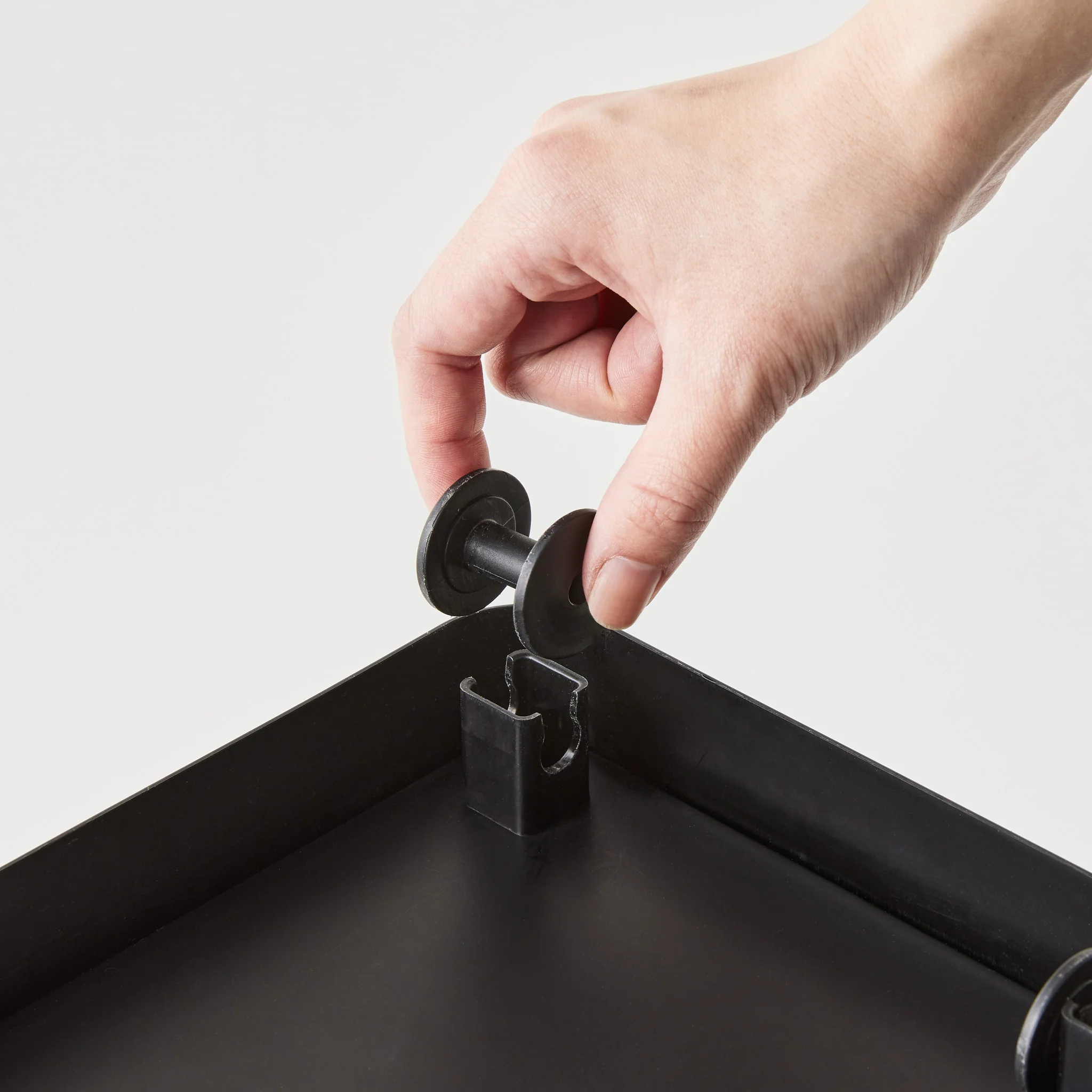Airtight Trash Can with Casters - Image 15