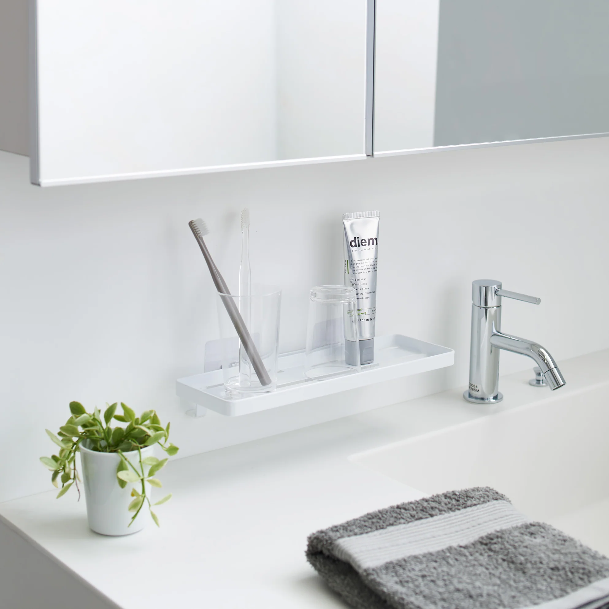 Film Hook Self-Adhesive Sanitary Tray - Image 2