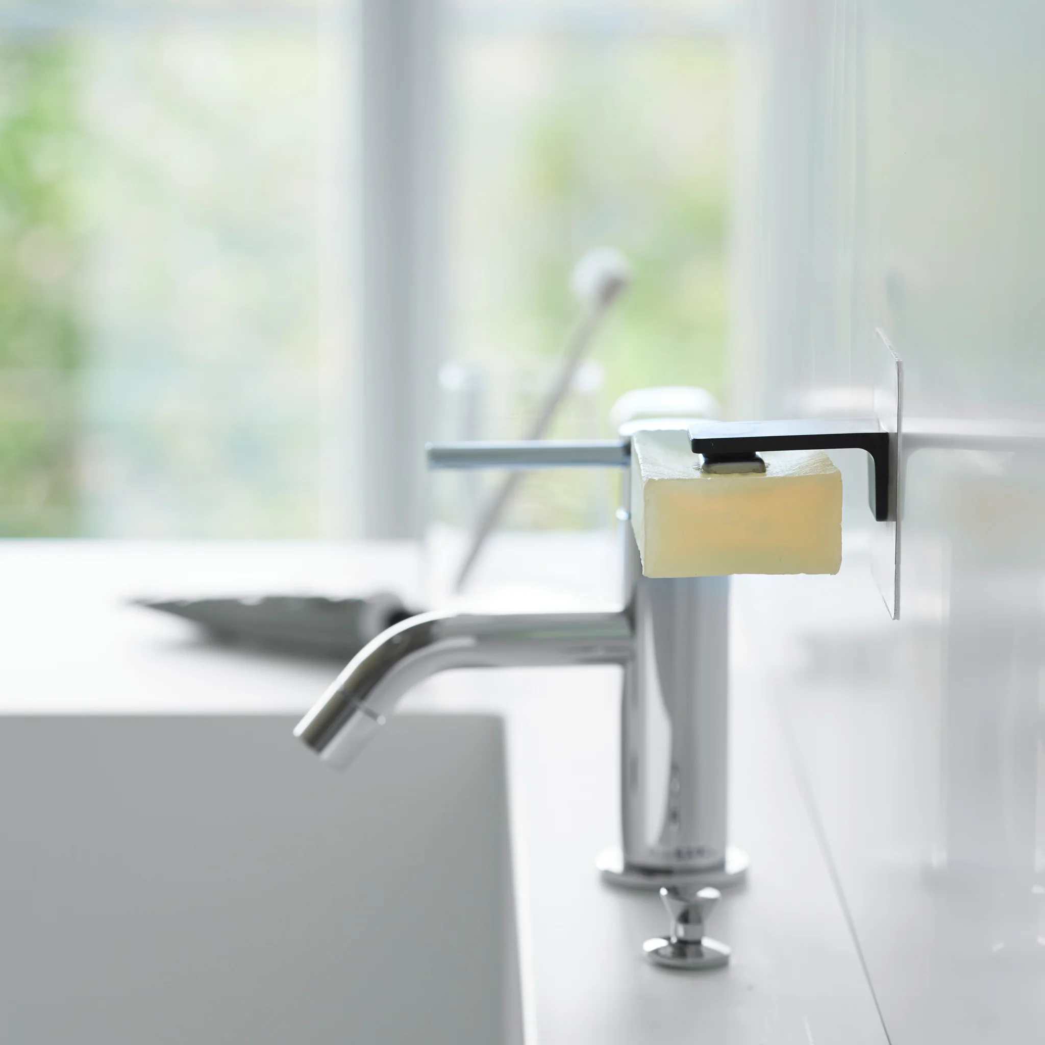Film Hook Self-Adhesive Soap Holder with Magnet - Image 12