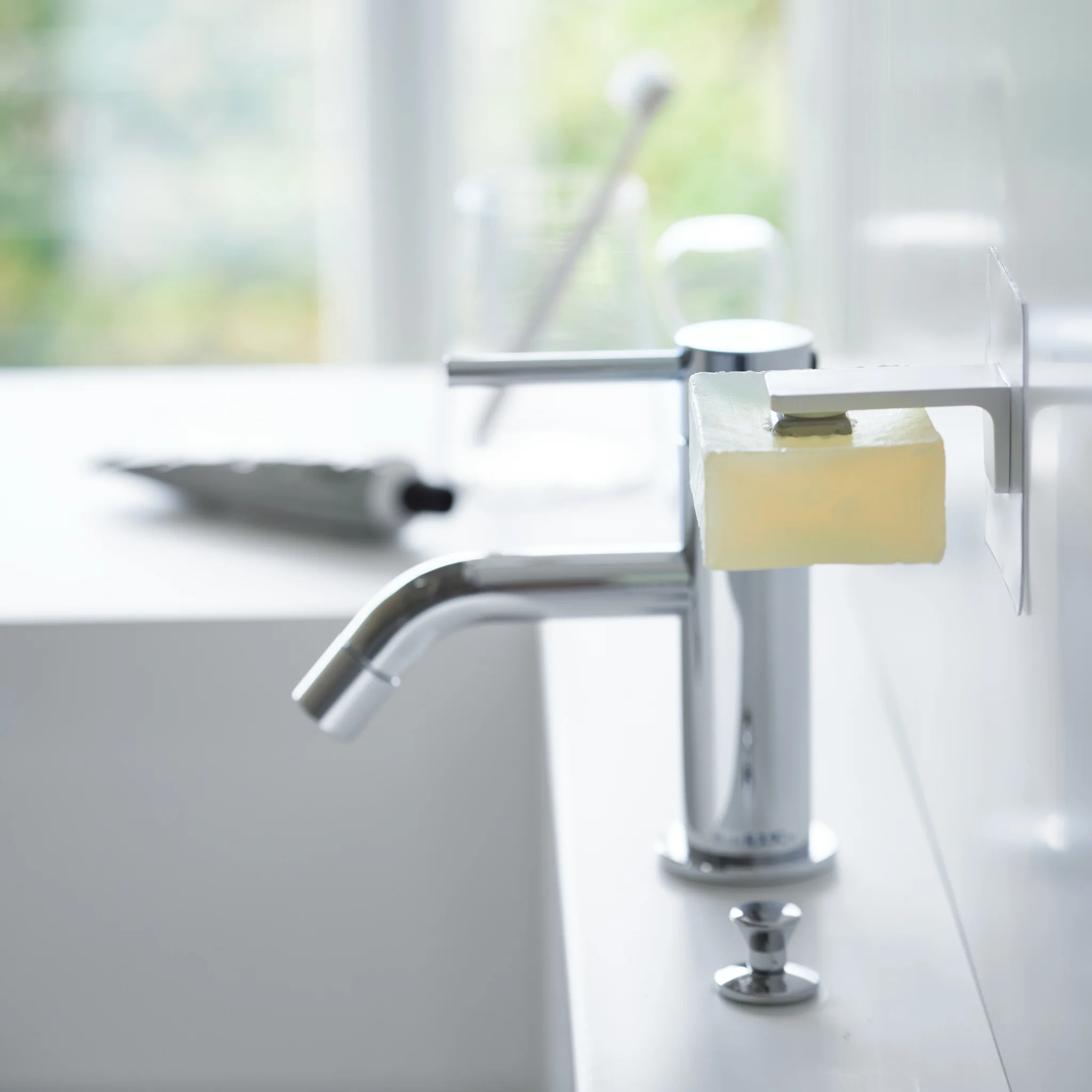 Film Hook Self-Adhesive Soap Holder with Magnet - Image 6