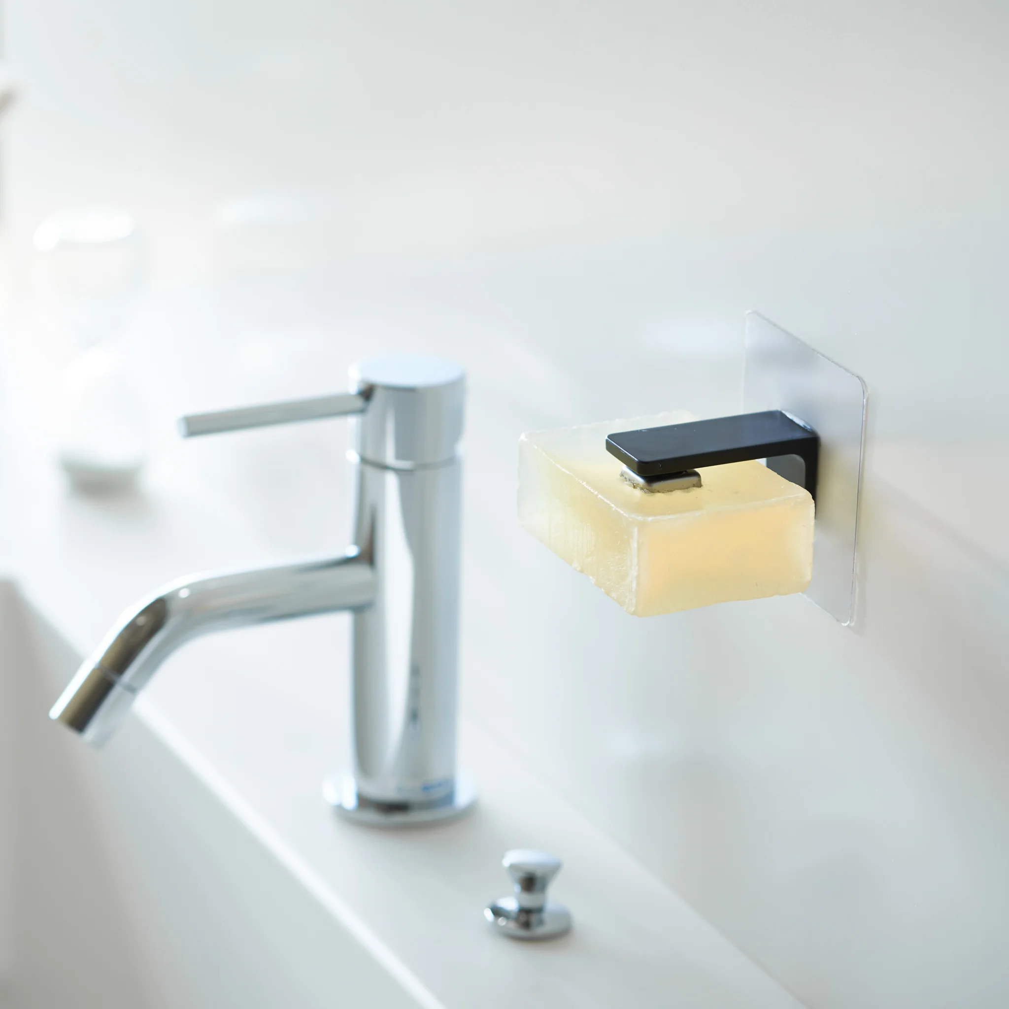 Film Hook Self-Adhesive Soap Holder with Magnet - Image 8