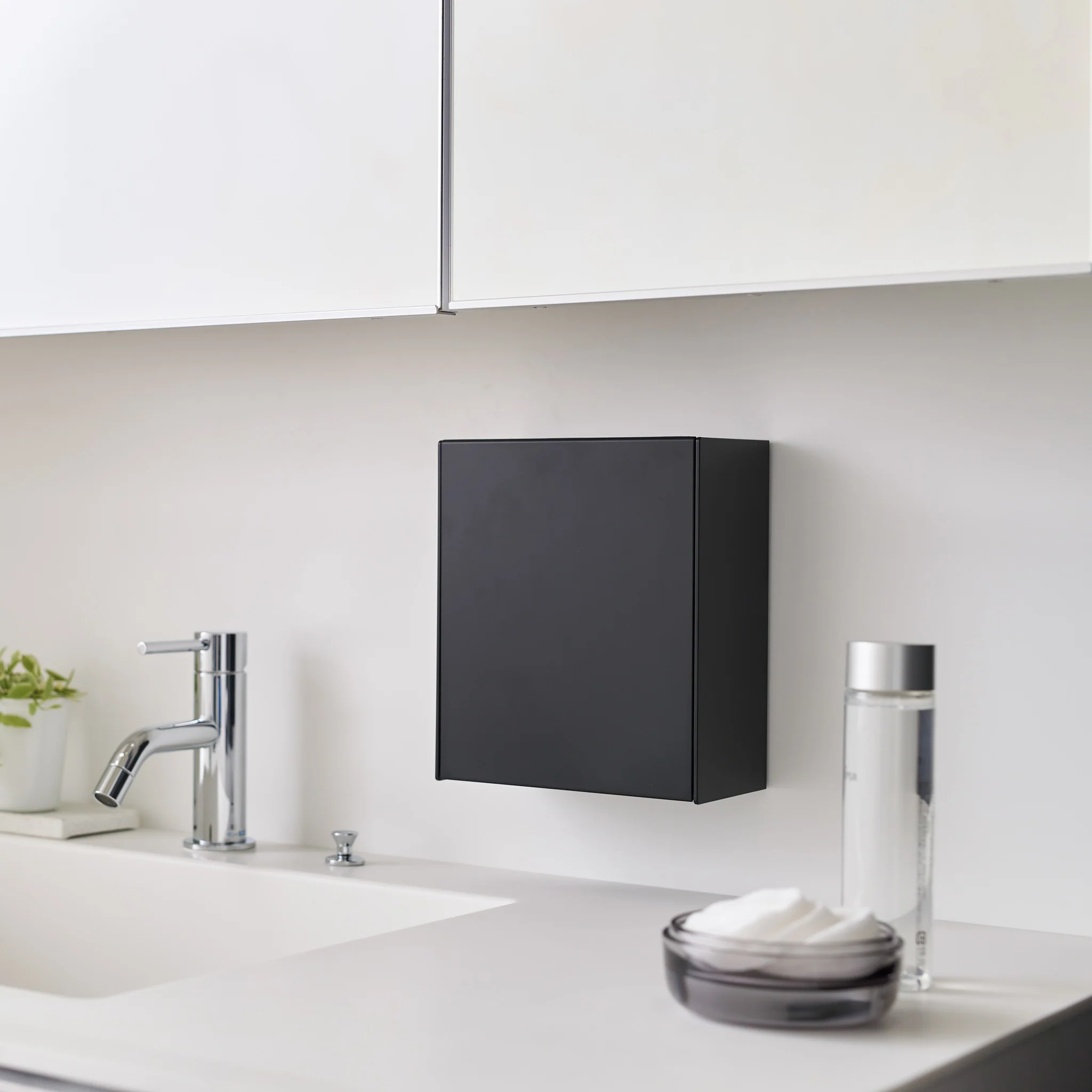 Film Hook Self-Adhesive Storage Box - Image 10