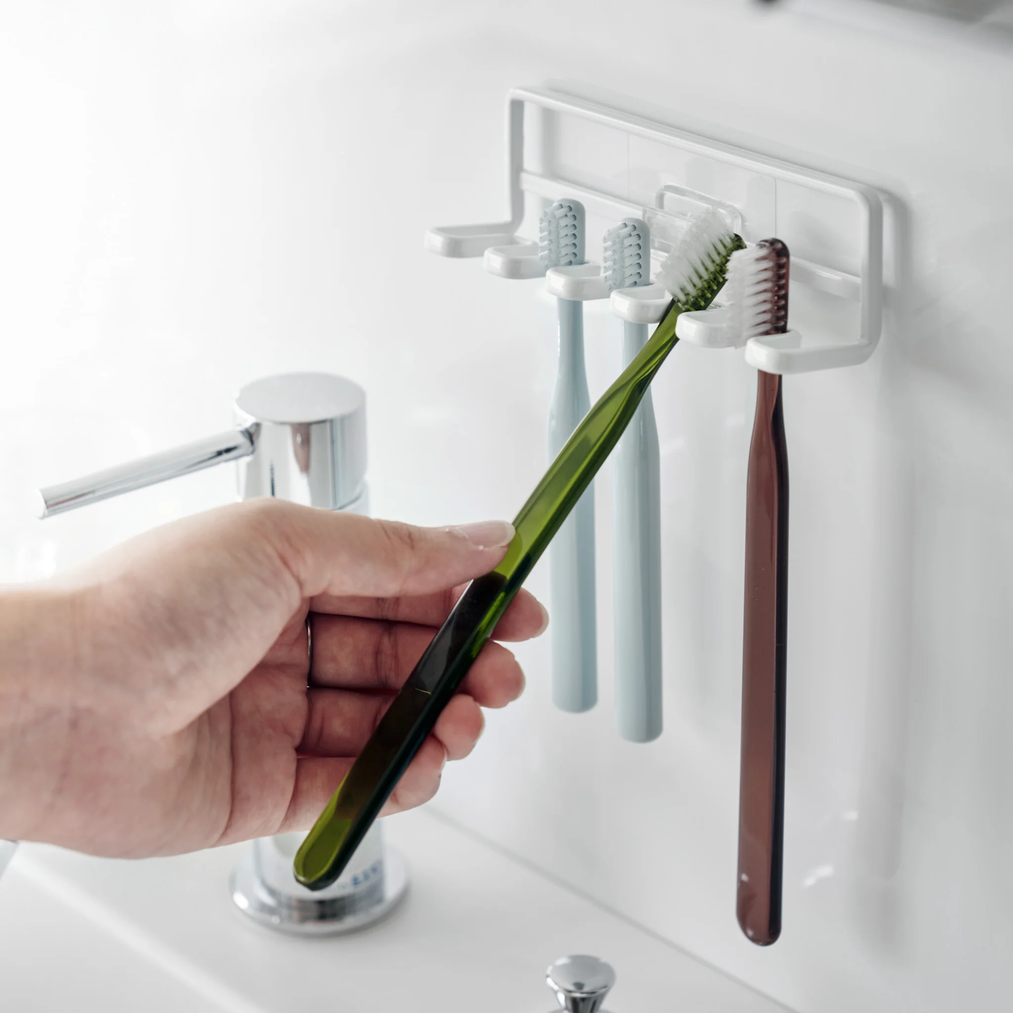 Film Hook Self-Adhesive Toothbrush Holder - Image 3