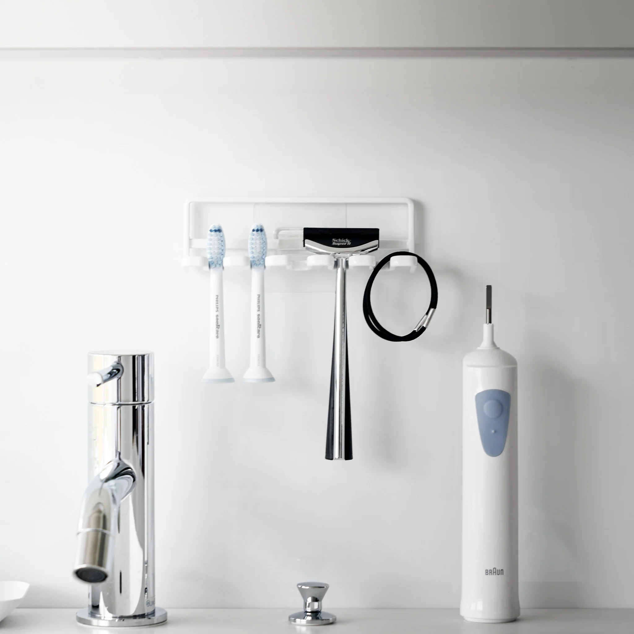 Film Hook Self-Adhesive Toothbrush Holder - Image 4