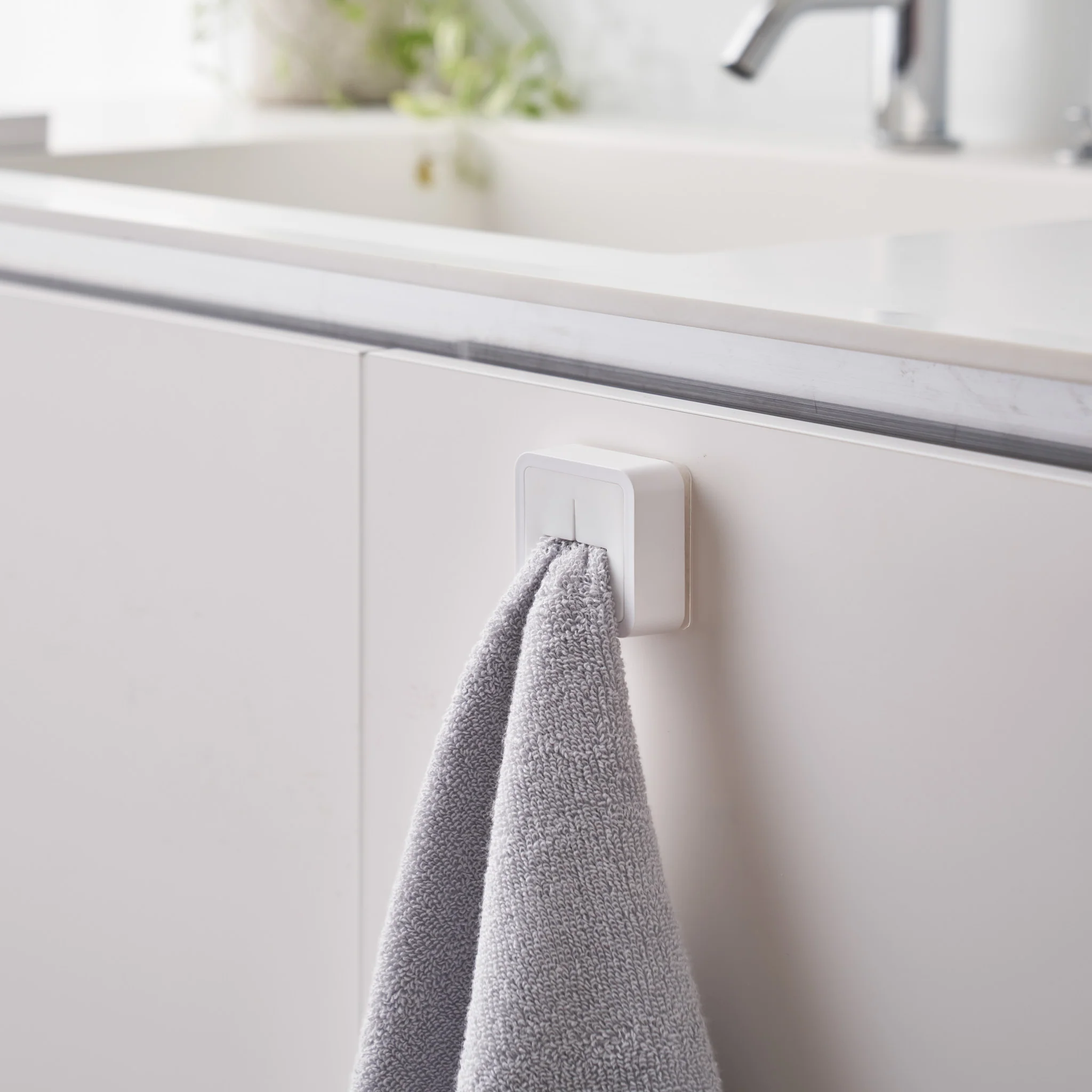 Film Hook Self-Adhesive Towel Holder - Image 2