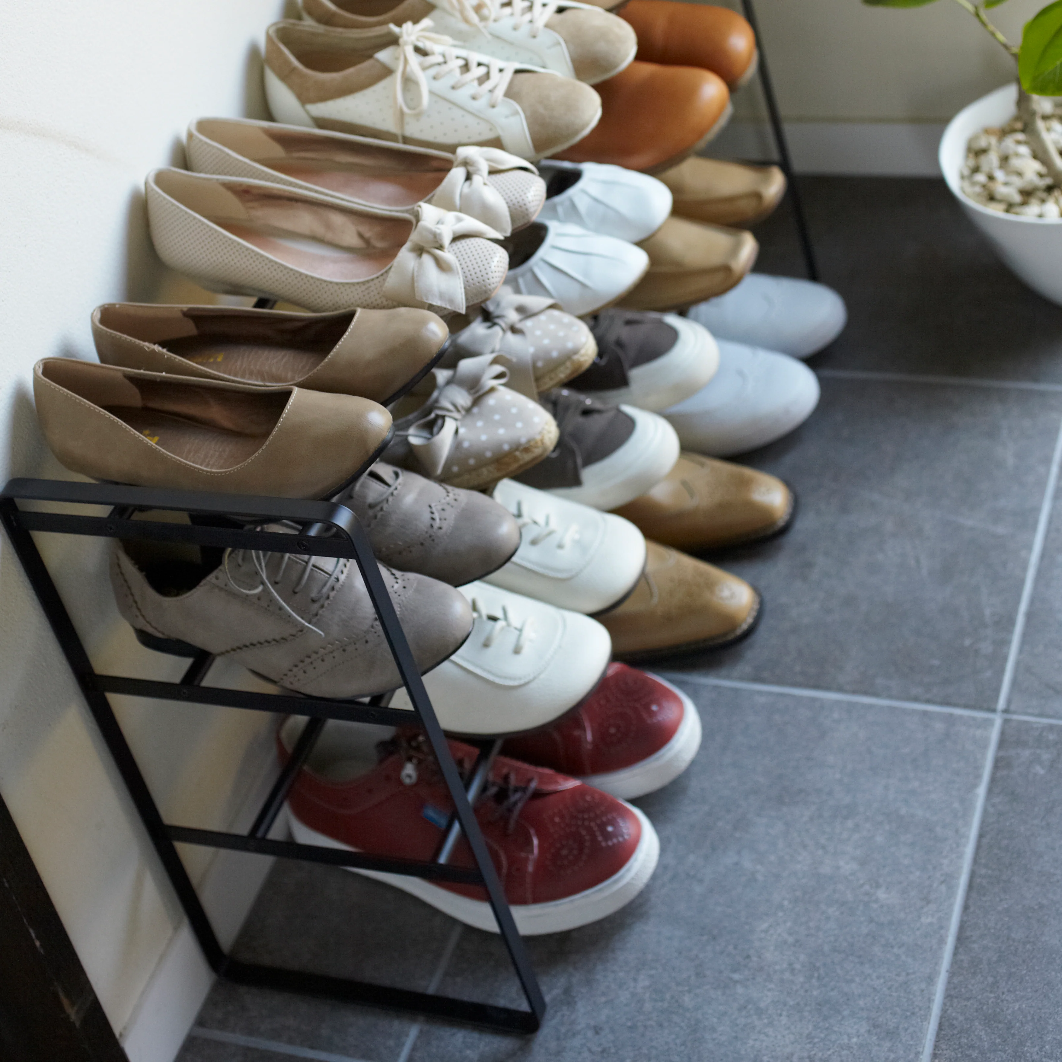 3-Tiered Extendable Shoe Rack - Image 8