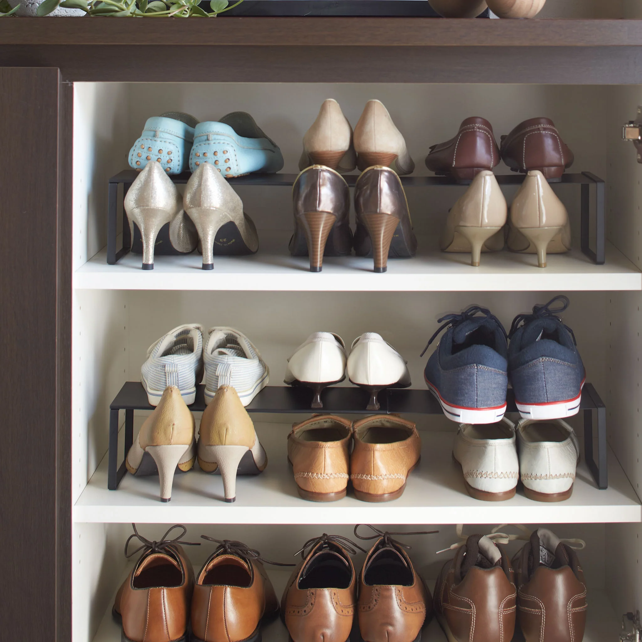 Extendable Shoe Rack with Solid Surface - Image 6