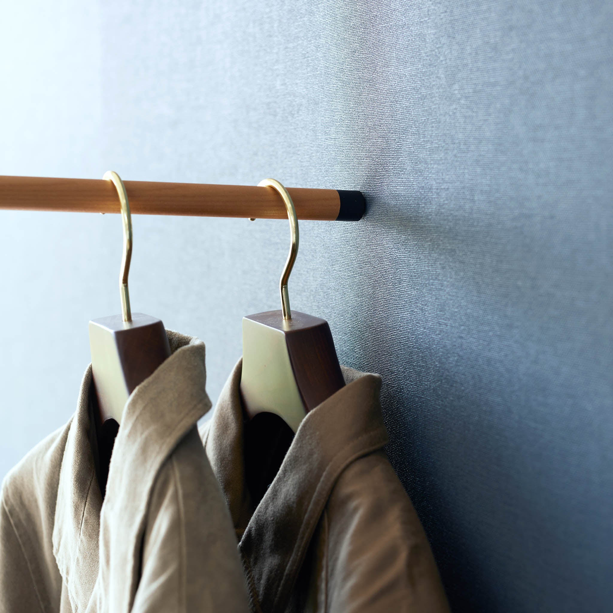 Leaning Steam Ironing Coat Rack - Image 13