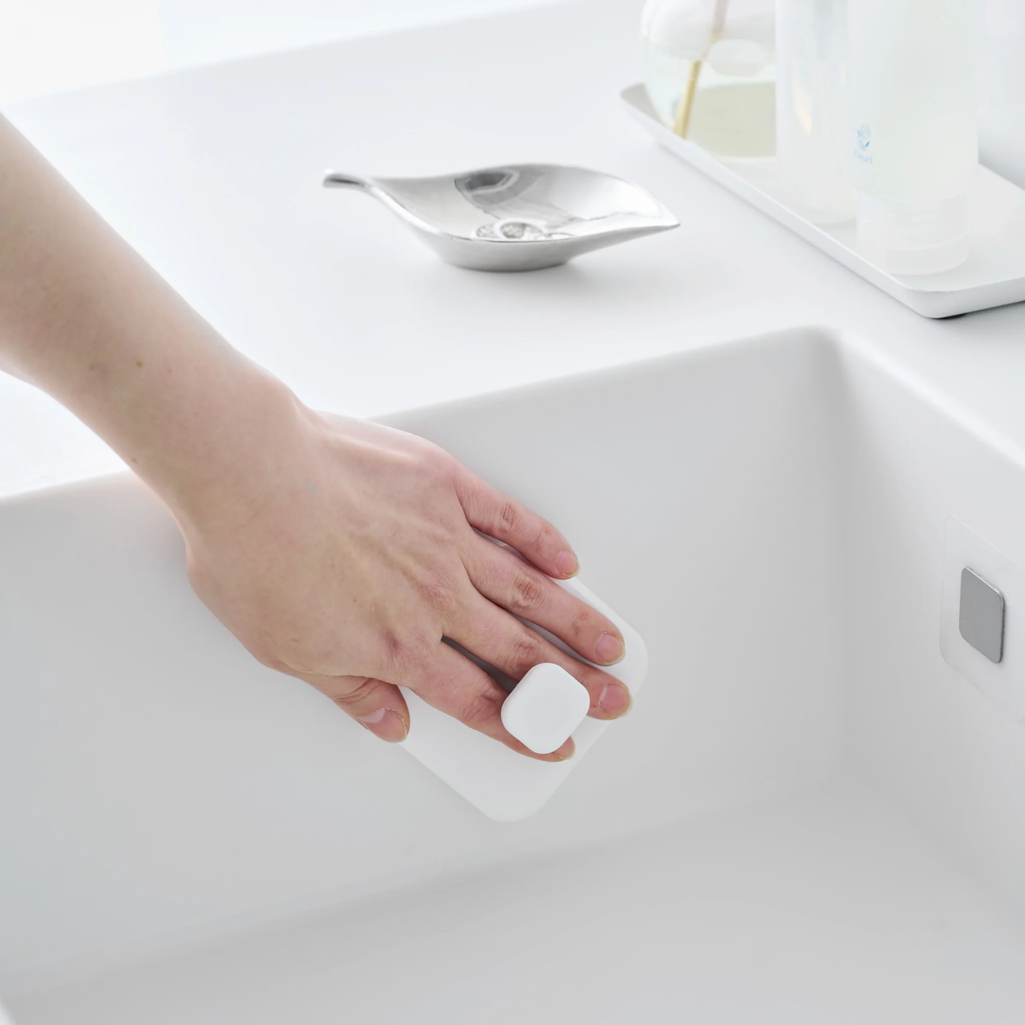 Magnetic Silicone Sponge - Image 4