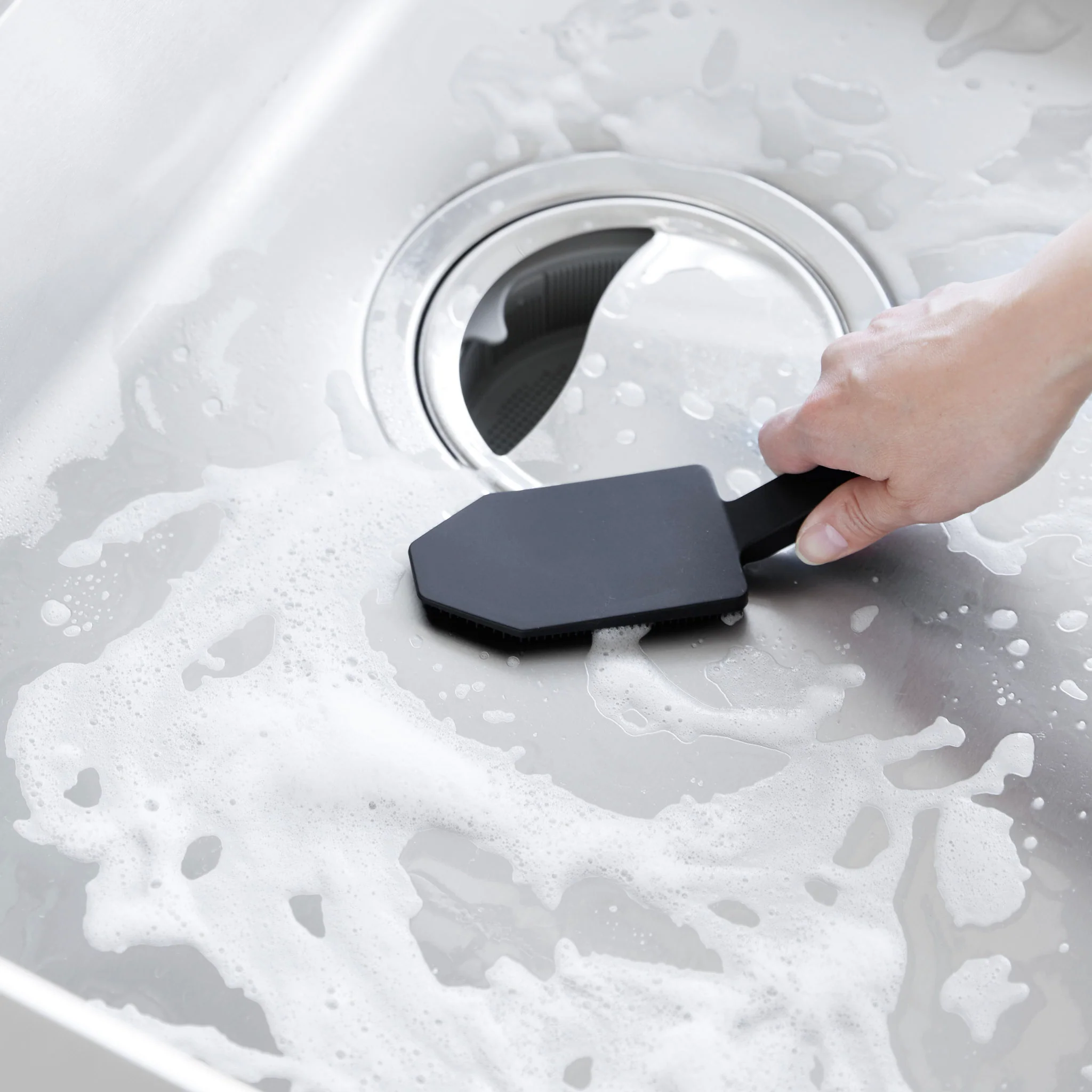 Magnetic Silicone Sponge with Handle - Image 11
