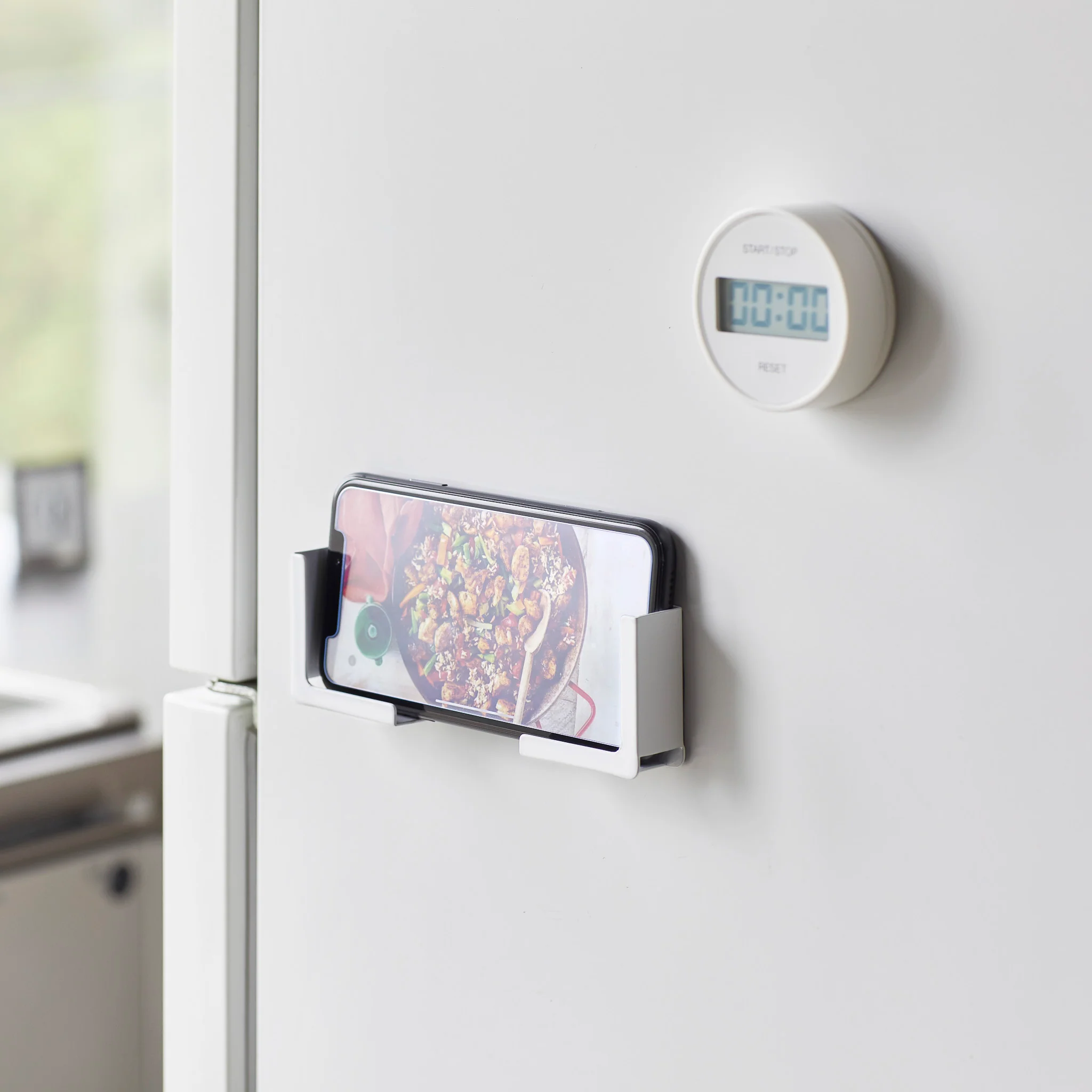 Magnetic Tablet Holder - Image 2