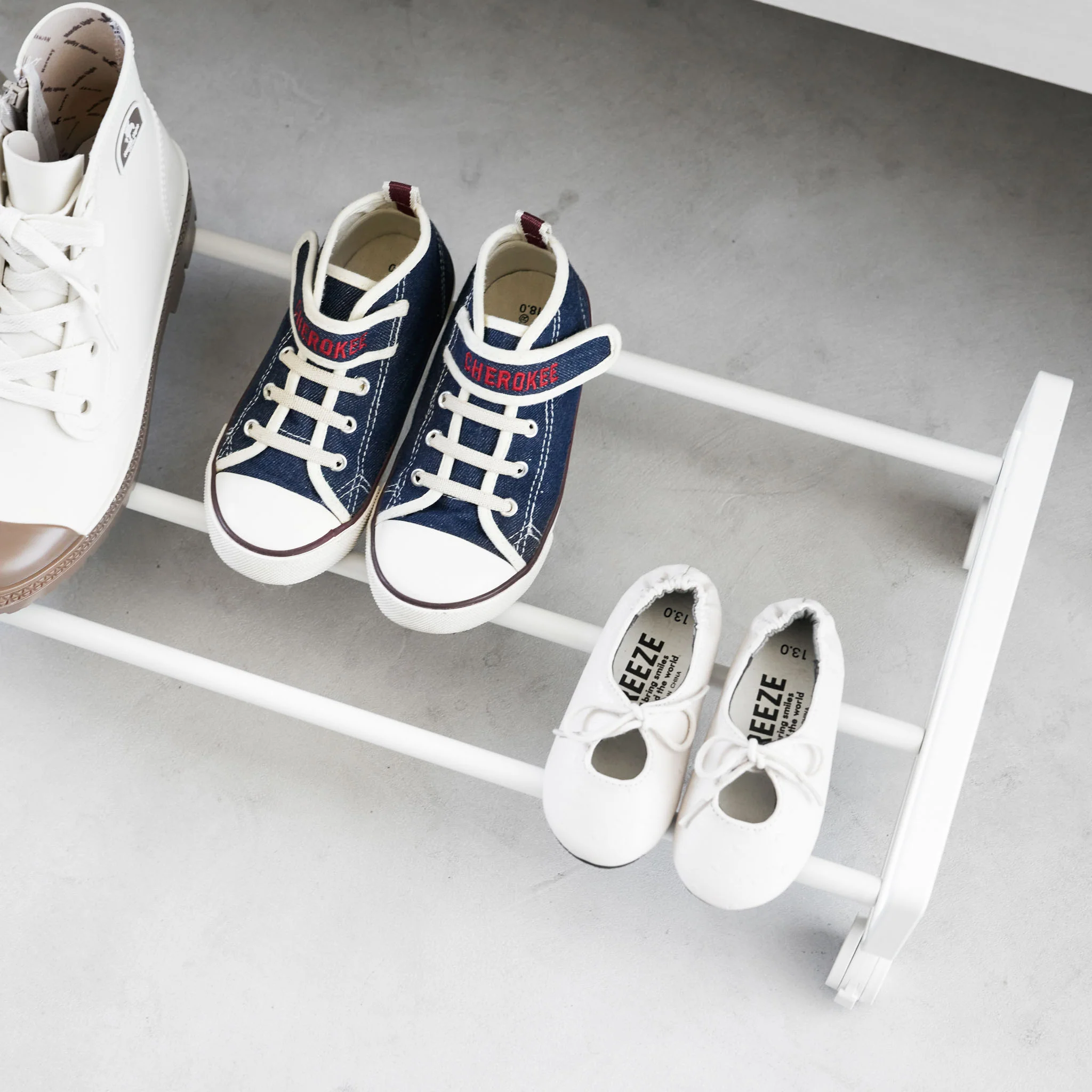 Shoe Rack with Casters - Image 7