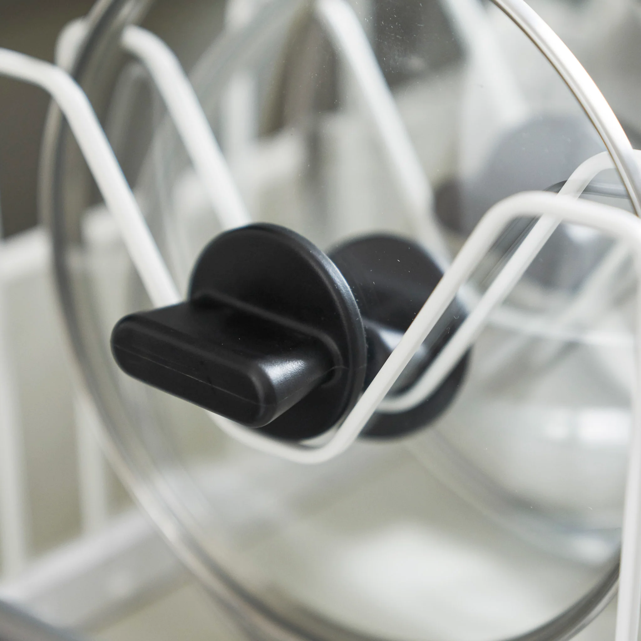 Extendable Pot Lid & Pan Organizer - Image 4