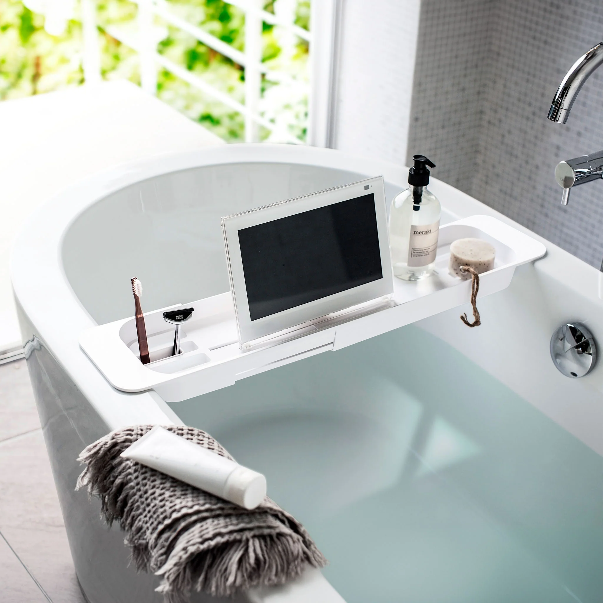 Extendable Bathtub Tray - Image 4