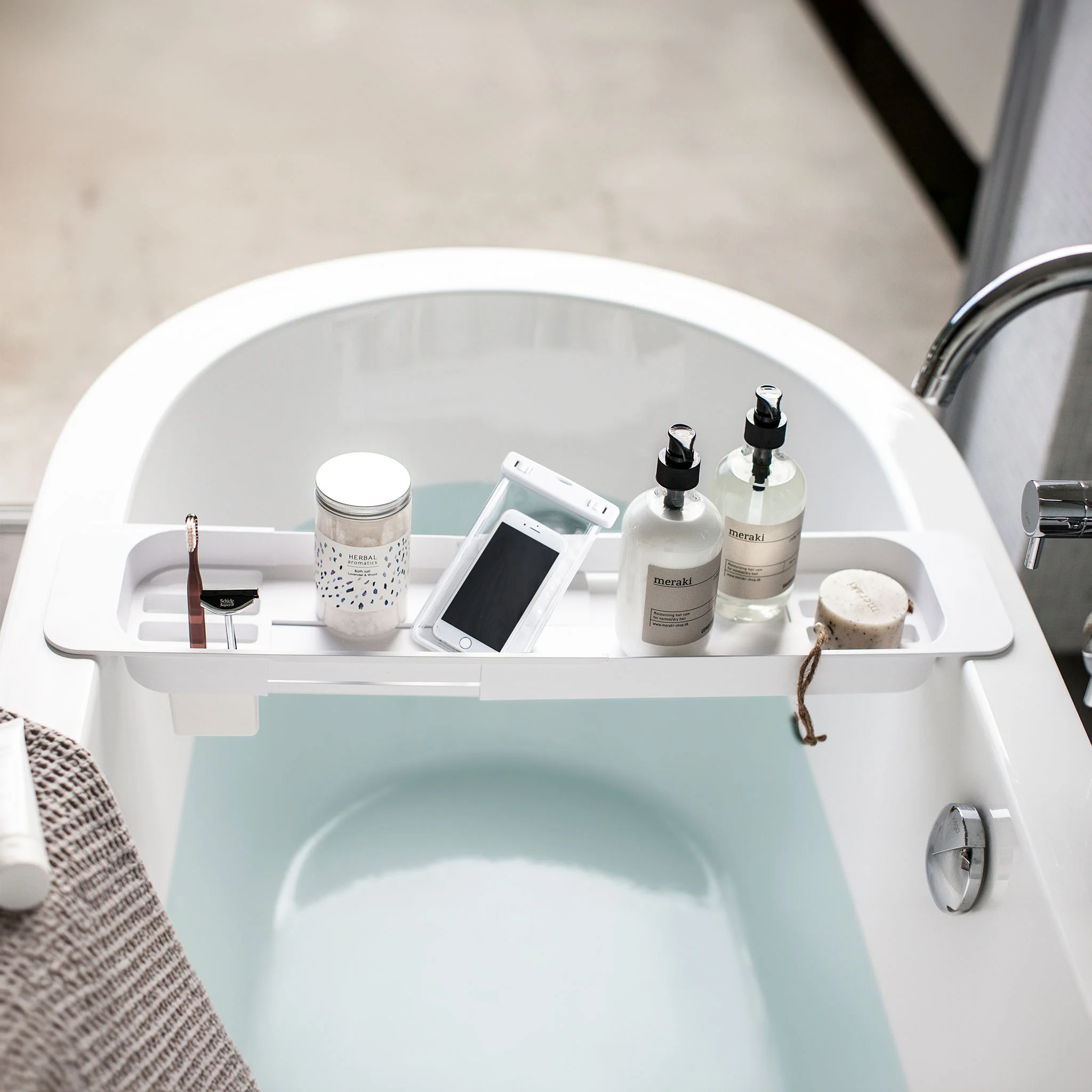 Extendable Bathtub Tray - Image 5