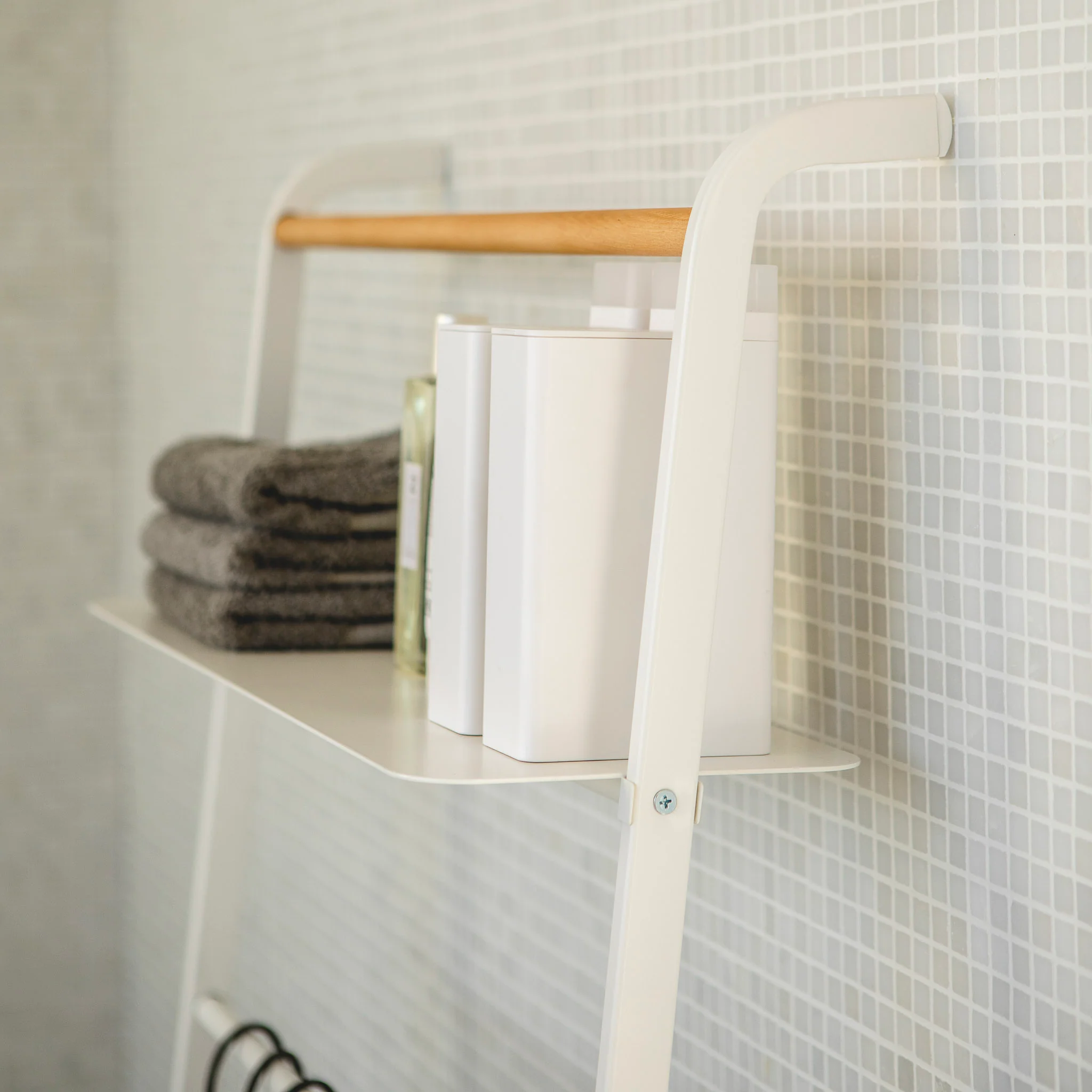 Leaning Ladder with Shelf - Image 3